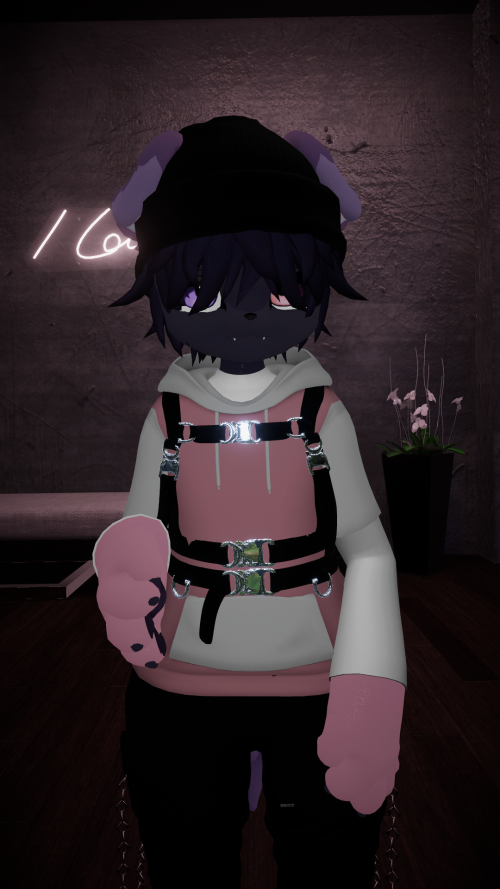 VRChat_2023-10-05_23-24-14.692_1080x1920.png