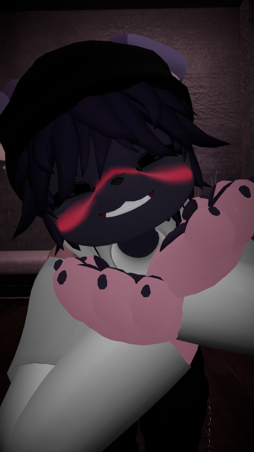 VRChat_2023-10-05_23-25-44.446_1080x1920.png