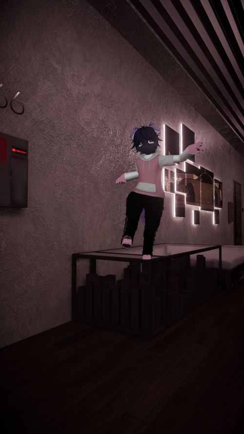 VRChat_2023-10-05_23-48-12.711_1080x1920.png