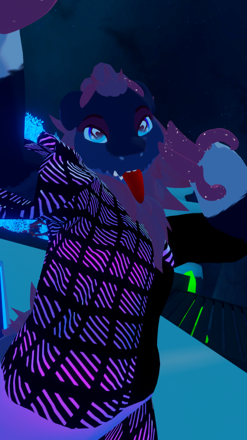 VRChat_2023-11-22_19-54-15.334_1080x1920.png