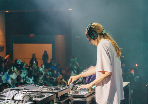 Anthrocon-2025-Sunday-125-Alexx.jpg