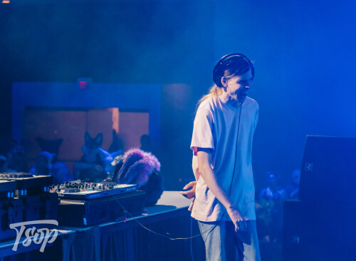 Anthrocon-2025-Sunday-135-Alexx.jpg