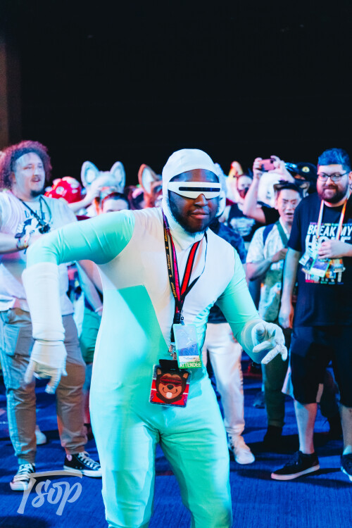 Anthrocon-2025-Sunday-188-Alexx.jpg
