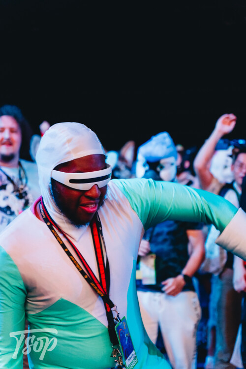 Anthrocon-2025-Sunday-190-Alexx.jpg