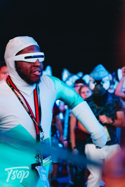 Anthrocon-2025-Sunday-191-Alexx.jpg