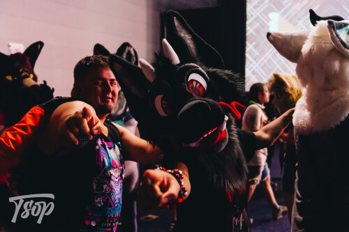 Anthrocon-2025-Sunday-245-Alexx.jpg
